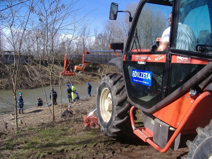 Pulizia argini fiume Mella - EDILZETA dei fratelli Zavaglio